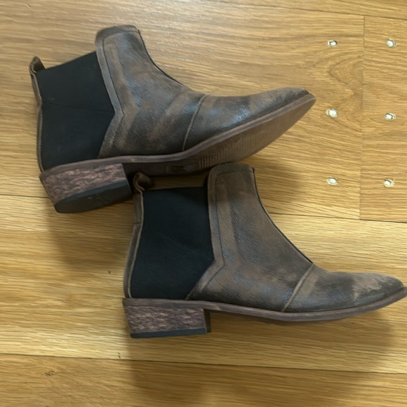 Like New Leather Sixtyseven Boots made in Spain sz 37 (6) - Picture 1 of 4